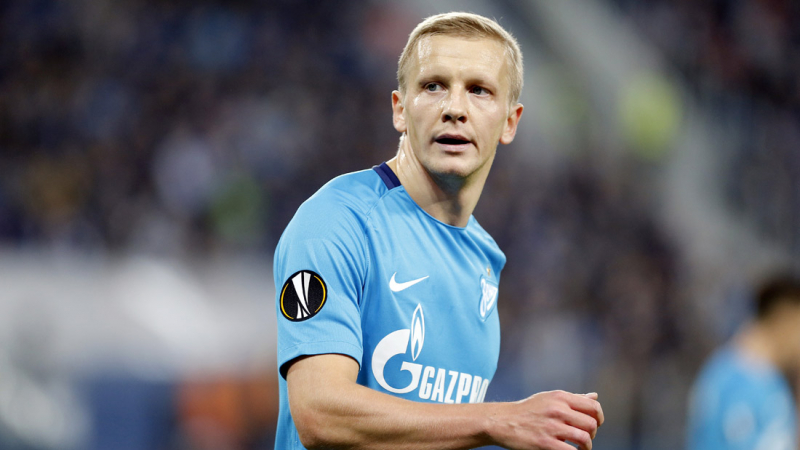 Агент Александр Маньяков, представляющий