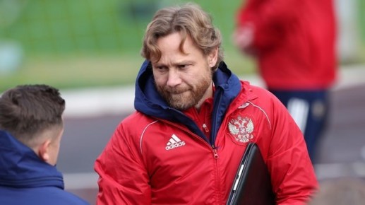 Наставник сборной России Валерий Карпин